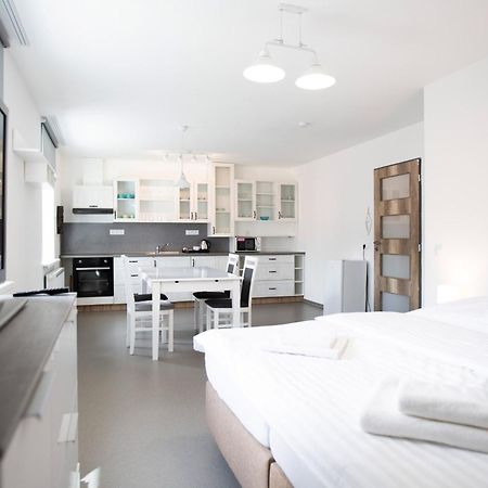 Amenity Apartmany Perna Ngoại thất bức ảnh
