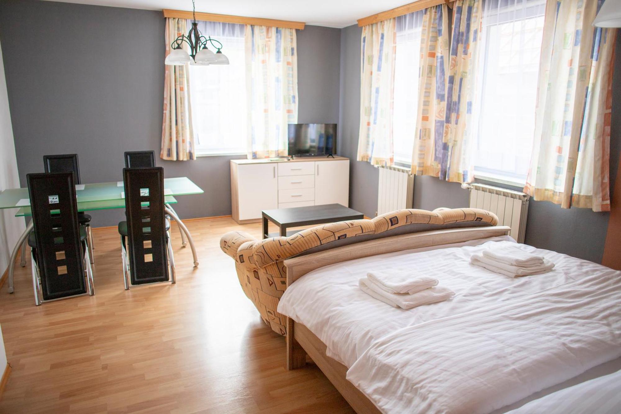Amenity Apartmany Perna Ngoại thất bức ảnh