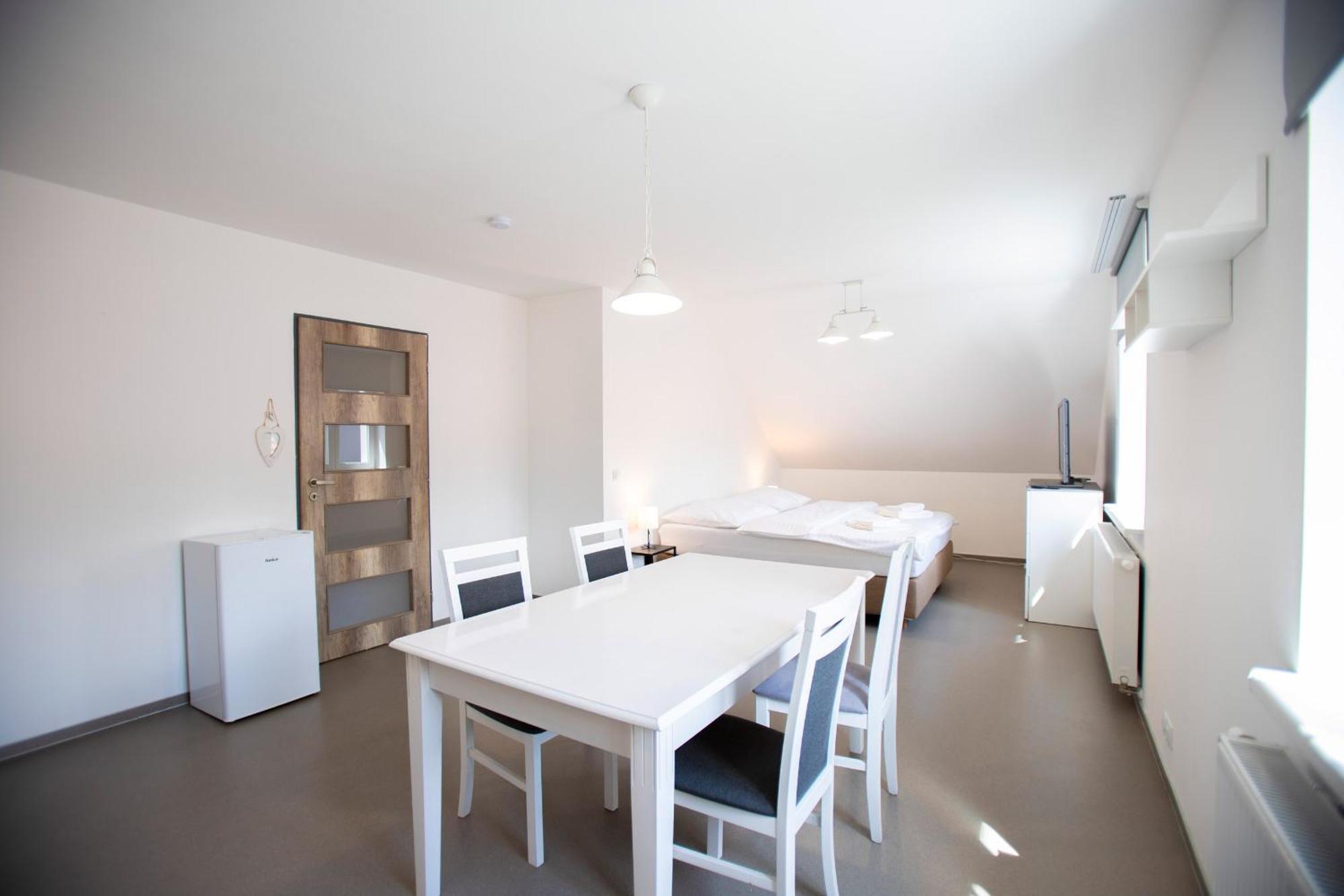 Amenity Apartmany Perna Ngoại thất bức ảnh