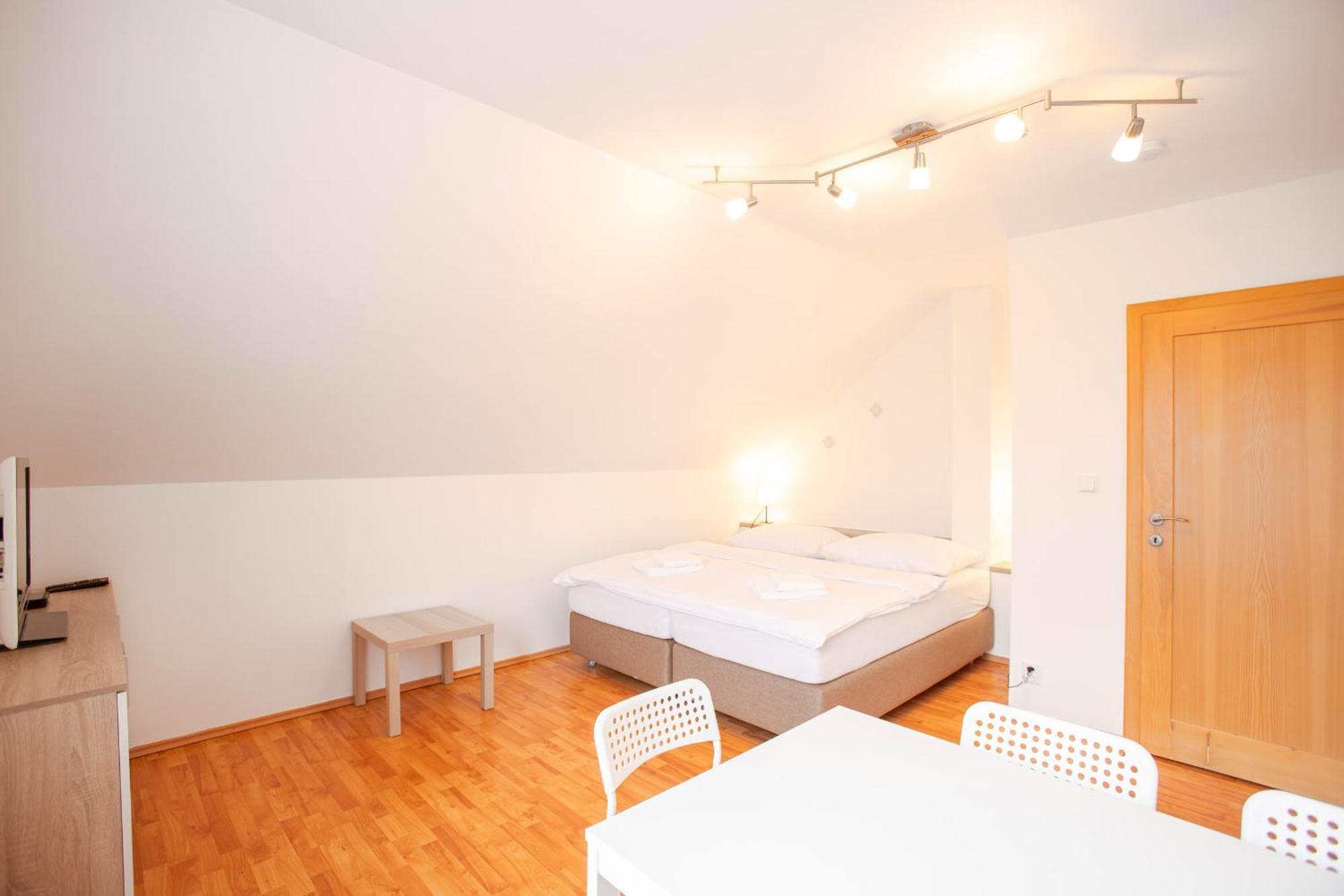 Amenity Apartmany Perna Ngoại thất bức ảnh